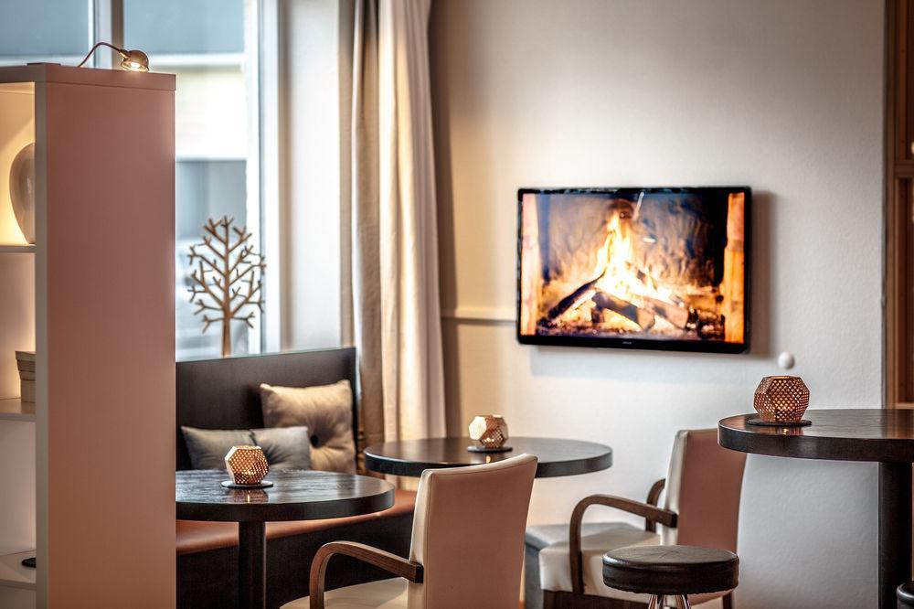 Hotel Nordurland By Keahotels アークレイリ エクステリア 写真