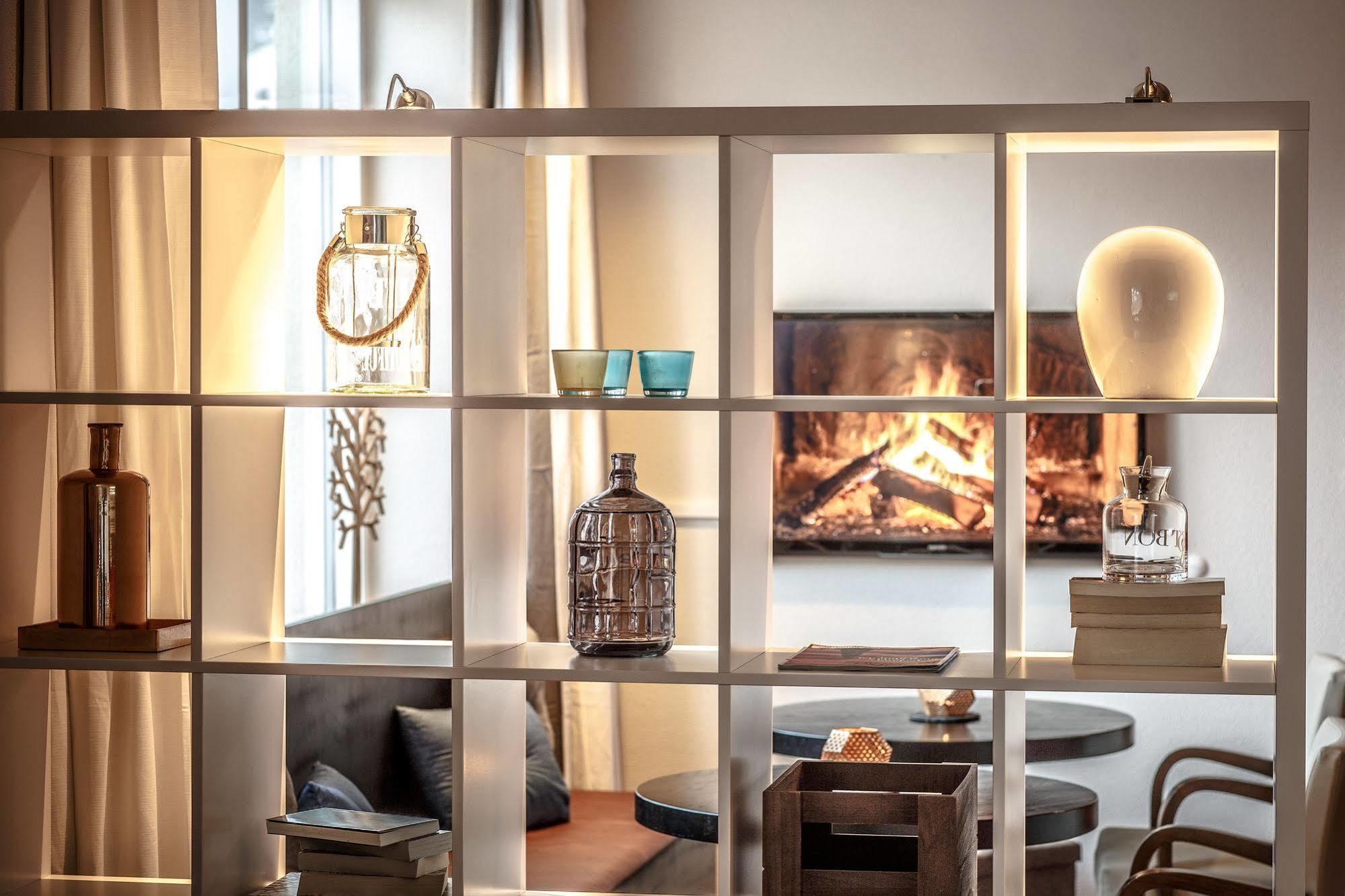 Hotel Nordurland By Keahotels アークレイリ エクステリア 写真