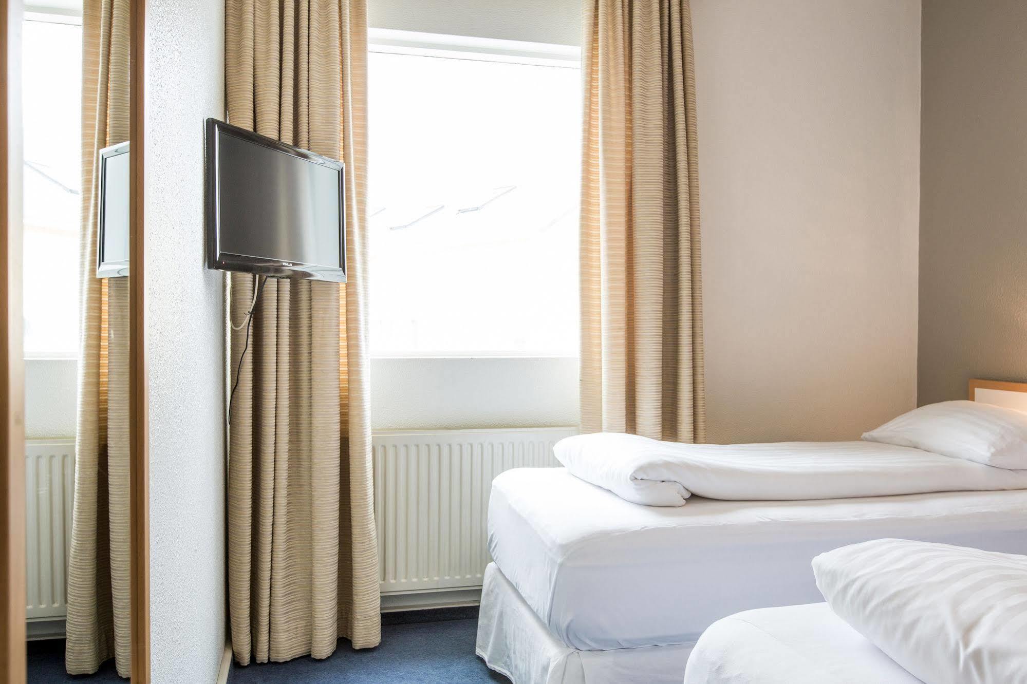 Hotel Nordurland By Keahotels アークレイリ エクステリア 写真